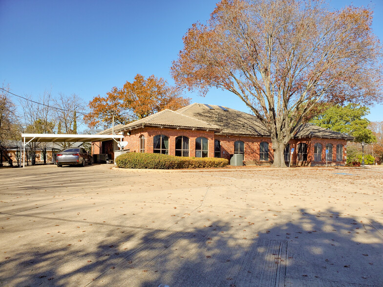 326 Cooper St, Cedar Hill, TX for lease - Building Photo - Image 3 of 17