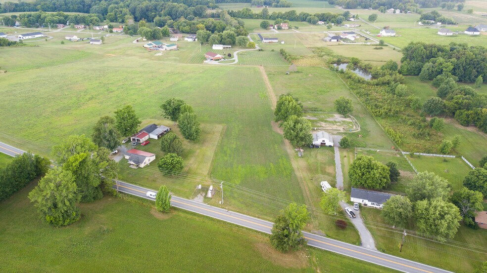 2242 Hwy 76, Portland, TN 37148