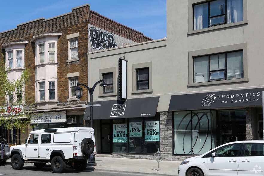 752 Danforth Ave, Toronto, ON for sale - Primary Photo - Image 1 of 1
