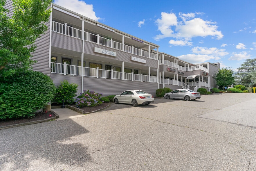 1050 Main St, East Greenwich, RI for sale - Building Photo - Image 1 of 27