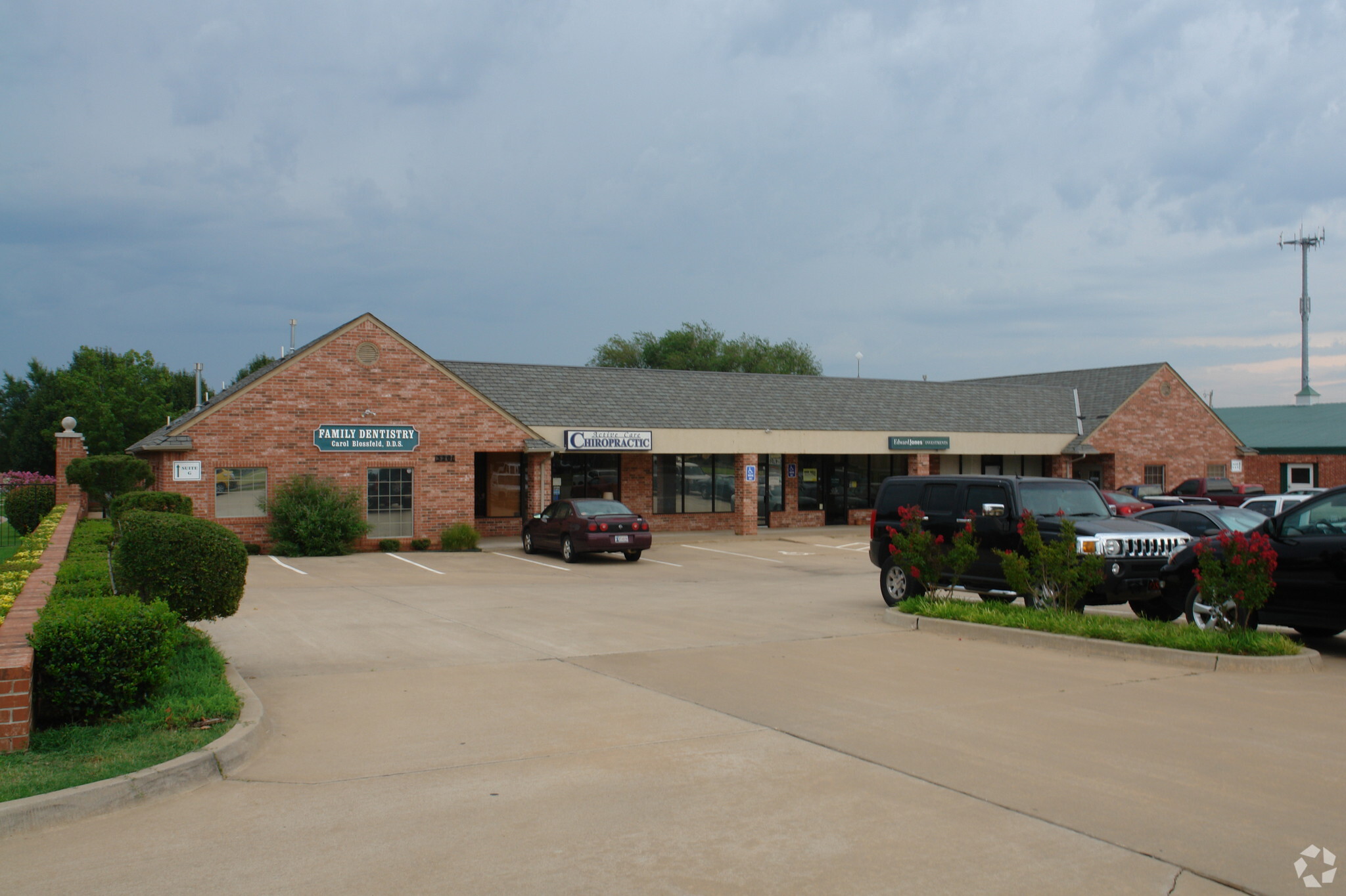 3201 E Memorial, Edmond, OK for lease Building Photo- Image 1 of 11