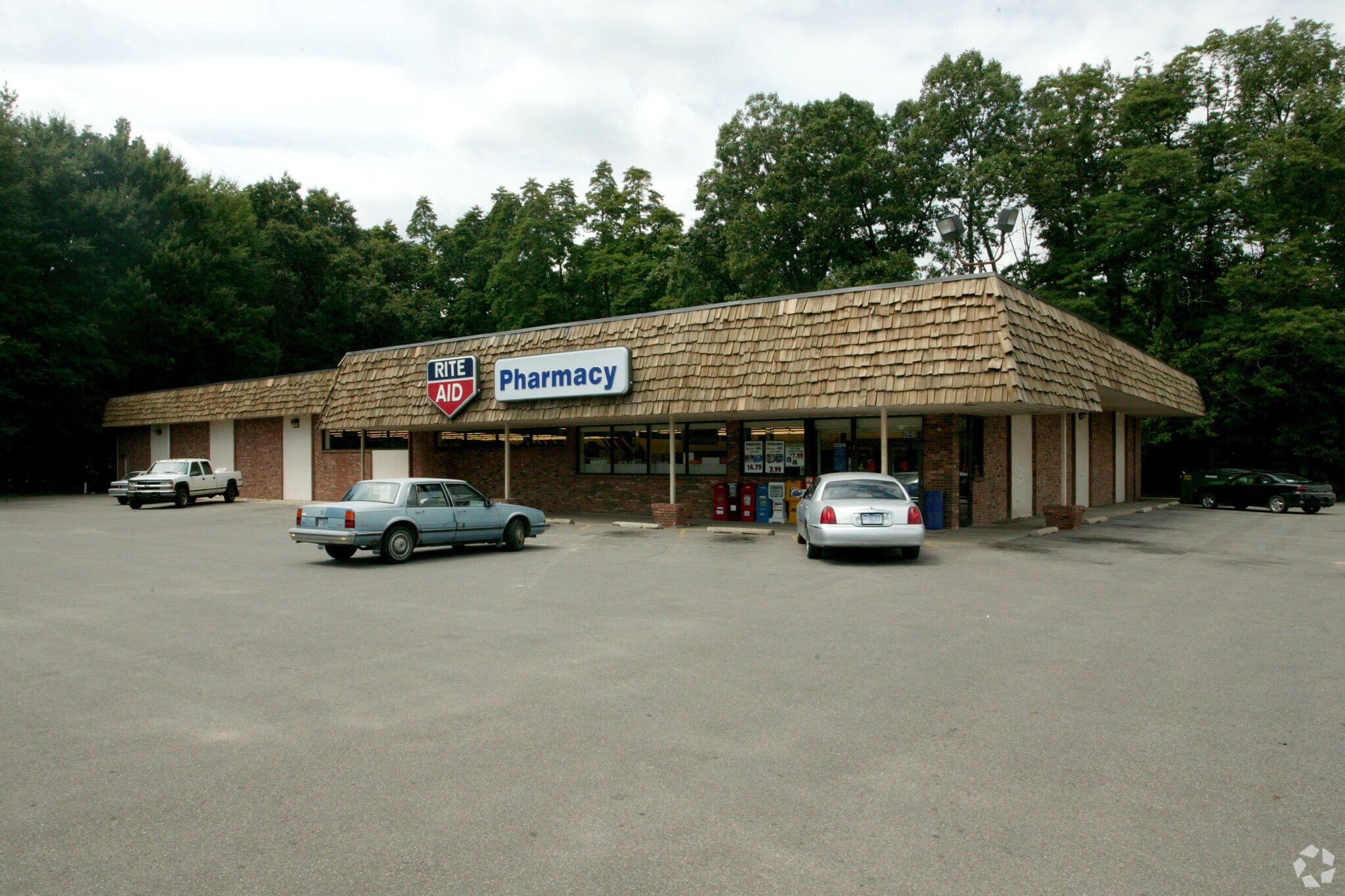 560 Jenner Dr, Allegan, MI for sale Primary Photo- Image 1 of 1