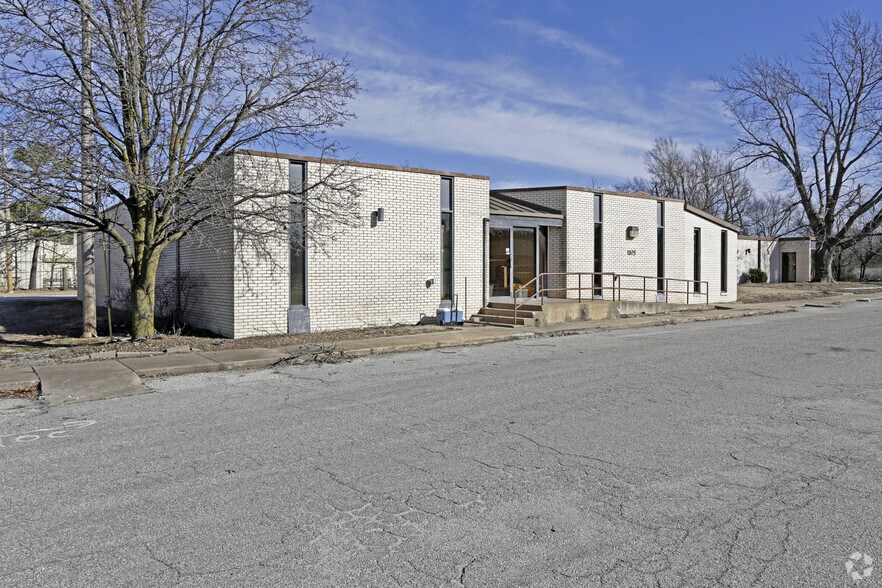 1105 W Chestnut St, Rogers, AR for sale - Primary Photo - Image 1 of 1