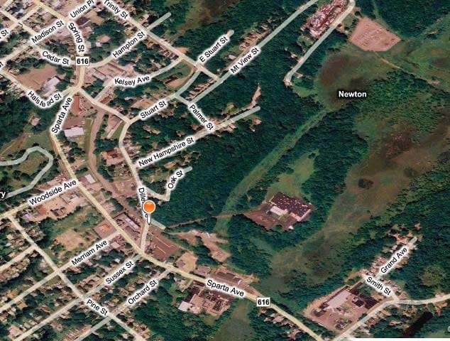 1 Brooks Plz, Newton, NJ for sale - Primary Photo - Image 1 of 1