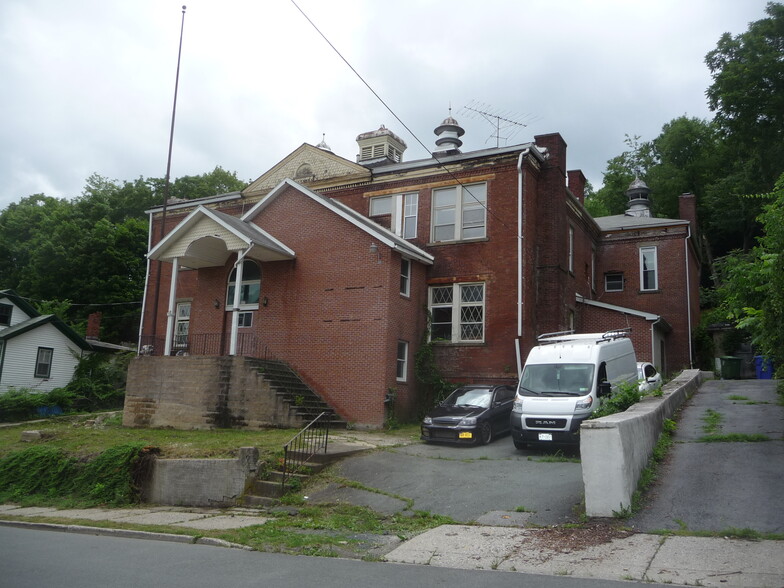 137-139 Linden Ave, Middletown, NY for sale - Building Photo - Image 3 of 6