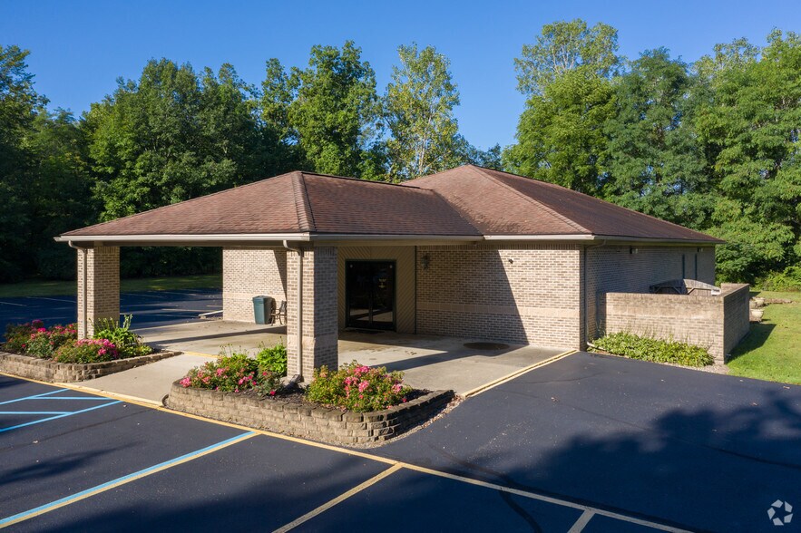 329 E Main St, Addison, MI for sale - Primary Photo - Image 1 of 1