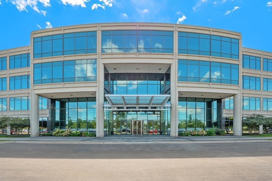 100 S Saunders Rd, Lake Forest, IL for lease - Building Photo - Image 2 of 26