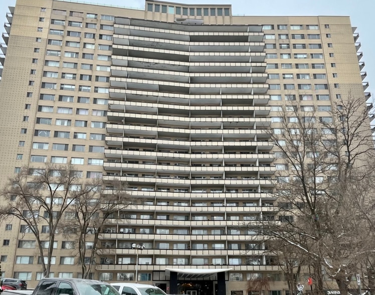 3545-3555 Ch de la Côte-des-Neiges, Montréal, QC for sale - Primary Photo - Image 1 of 1