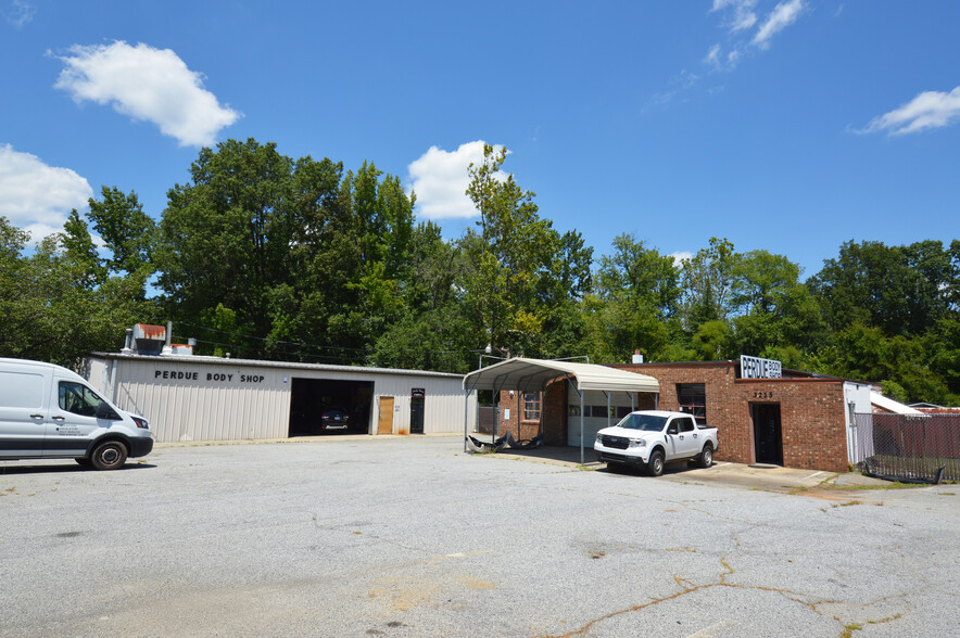 3215 Rehobeth Church Rd, Greensboro, NC for sale - Building Photo - Image 1 of 1