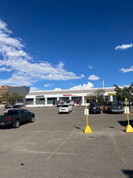 2200 S Monaco Pky, Denver, CO for lease - Building Photo - Image 3 of 67