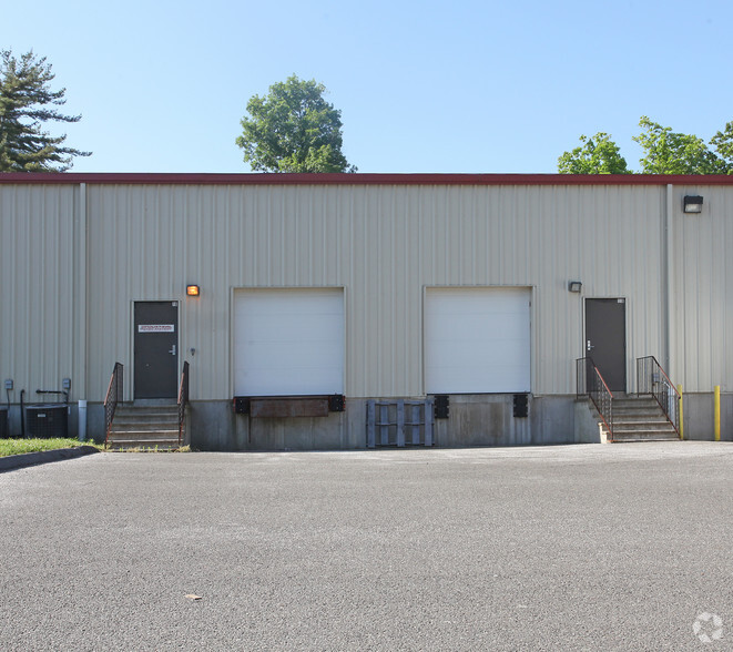 353-359 Christian St, Oxford, CT for lease - Building Photo - Image 3 of 3