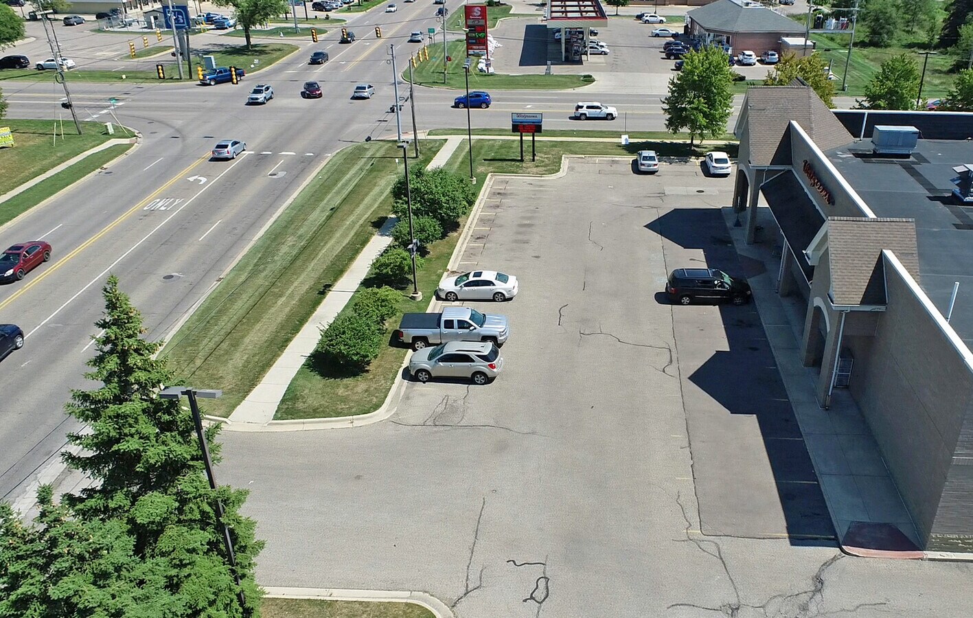 1570 E Pierson Rd, Flushing, MI 48433