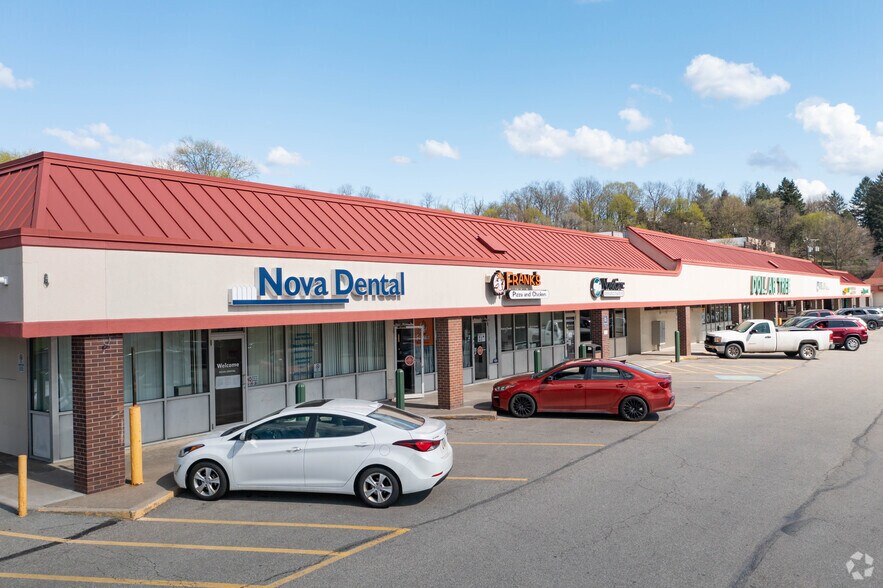 1700-1730 Mt Royal Blvd, Glenshaw, PA for lease - Building Photo - Image 2 of 8