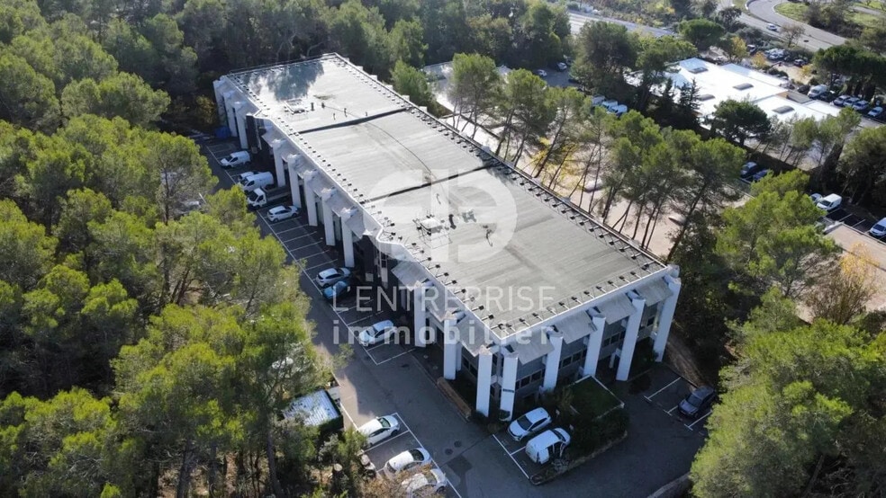 Office in Valbonne for lease - Building Photo - Image 1 of 32