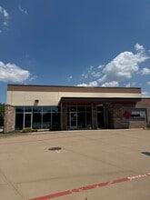 3131 S Center St, Arlington, TX for lease Interior Photo- Image 1 of 9