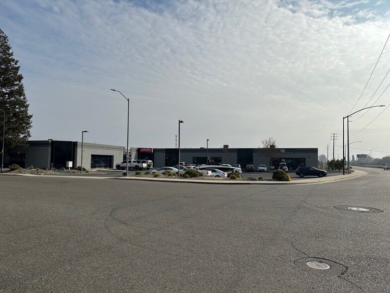 10535 E Stockton Blvd, Elk Grove, CA for lease - Building Photo - Image 2 of 7