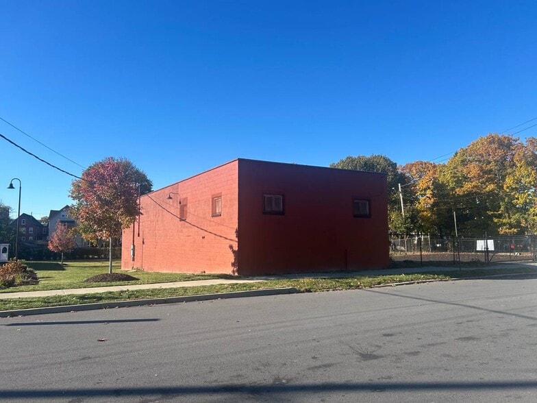 22 Pershing Ave, Poughkeepsie, NY for sale - Building Photo - Image 2 of 18