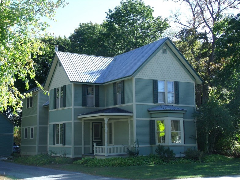 181 Falls Rd, Shelburne, VT for sale - Primary Photo - Image 1 of 1