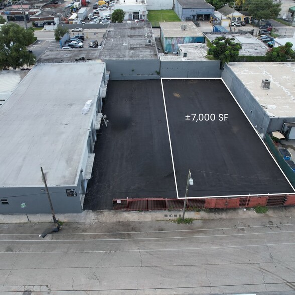 1740 NW 22nd St, Miami, FL for lease - Primary Photo - Image 2 of 3