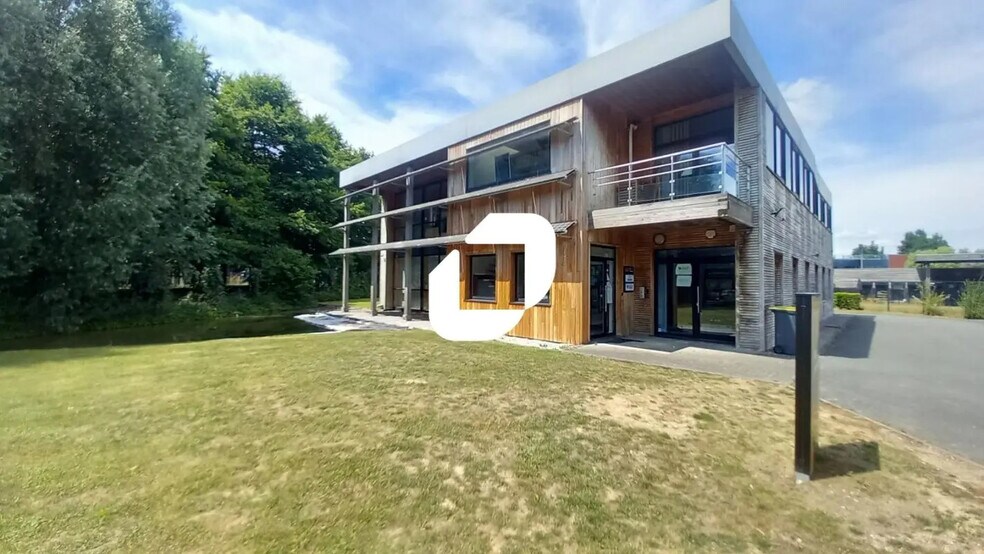 Office in Sainghin-en-Mélantois for lease - Building Photo - Image 1 of 8