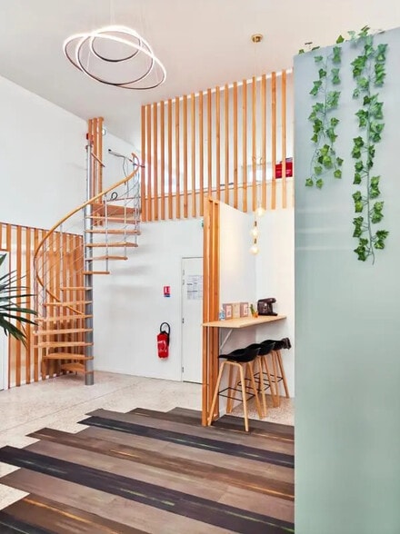 Office in Marseille for lease - Lobby - Image 3 of 7