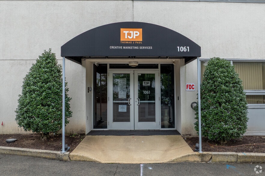 1061 Rydal Rd, Jenkintown, PA for sale - Building Photo - Image 3 of 5
