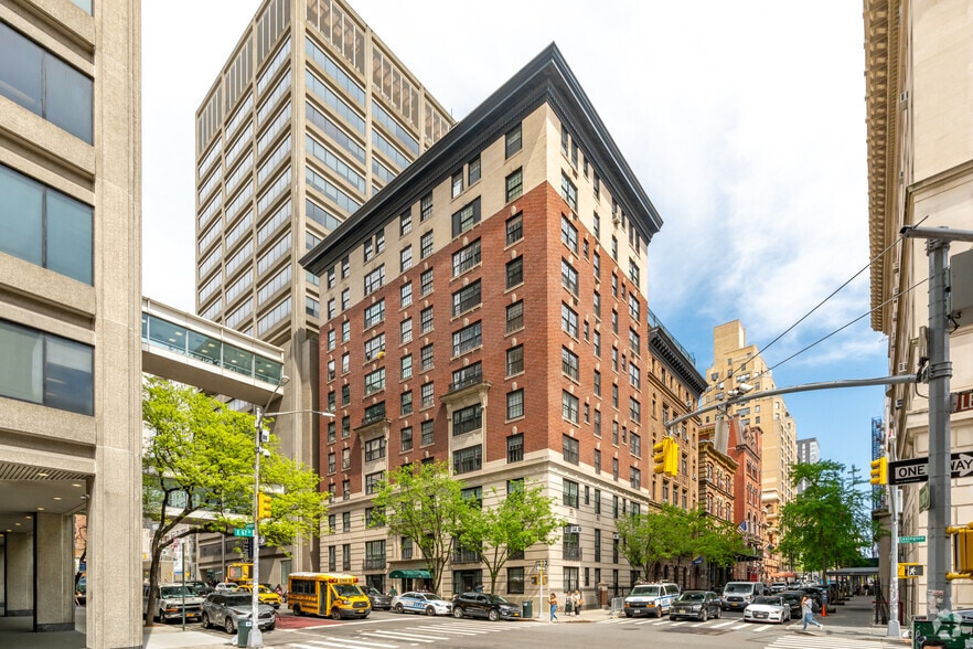 901-903 Lexington Ave, New York, NY for lease - Primary Photo - Image 1 of 13