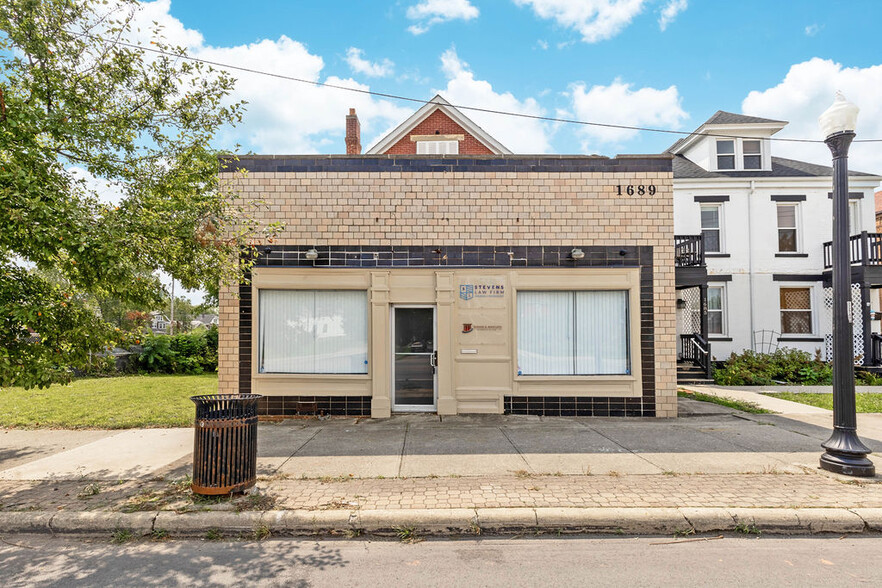 1689 E Main St, Columbus, OH for sale - Building Photo - Image 1 of 1