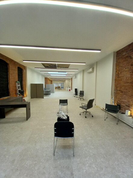 868 Dekalb Ave, Brooklyn, NY for lease - Interior Photo - Image 1 of 10