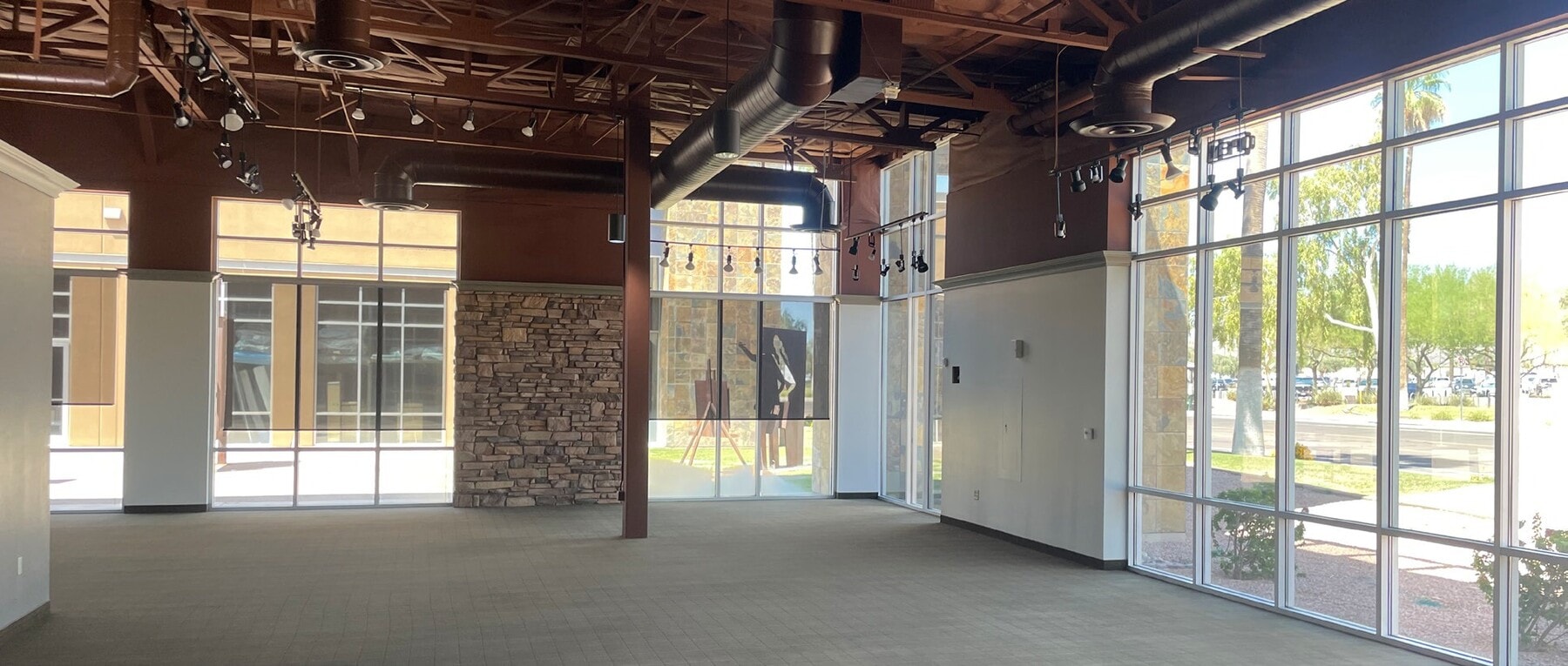 8425 S Emerald Dr, Tempe, AZ 85284 - Unit 100 -  - Interior Photo - Image 1 of 2