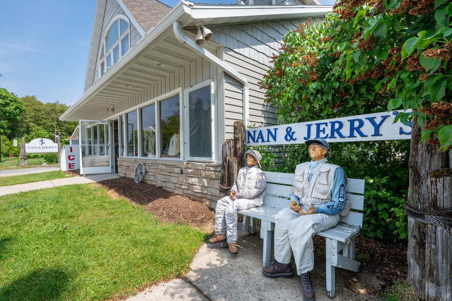 4084 Main St, Fish Creek, WI for sale - Building Photo - Image 3 of 49