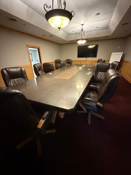 1325 SW Market St, Lee's Summit, MO for lease - Interior Photo - Image 3 of 6