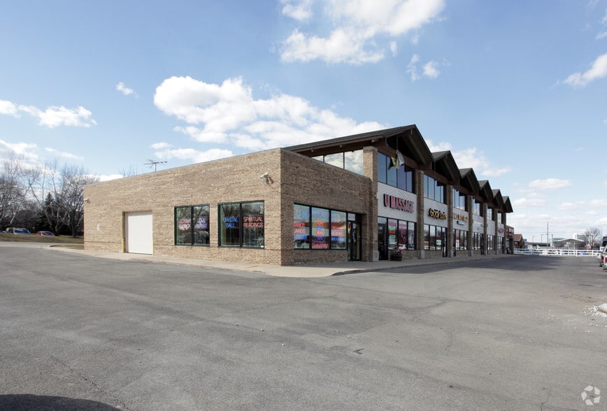 1620 Pebblewood Ln, Naperville, IL for lease - Building Photo - Image 1 of 3