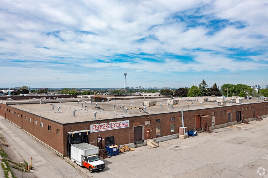 101 Brisbane Rd, Toronto, ON for lease - Building Photo - Image 2 of 4