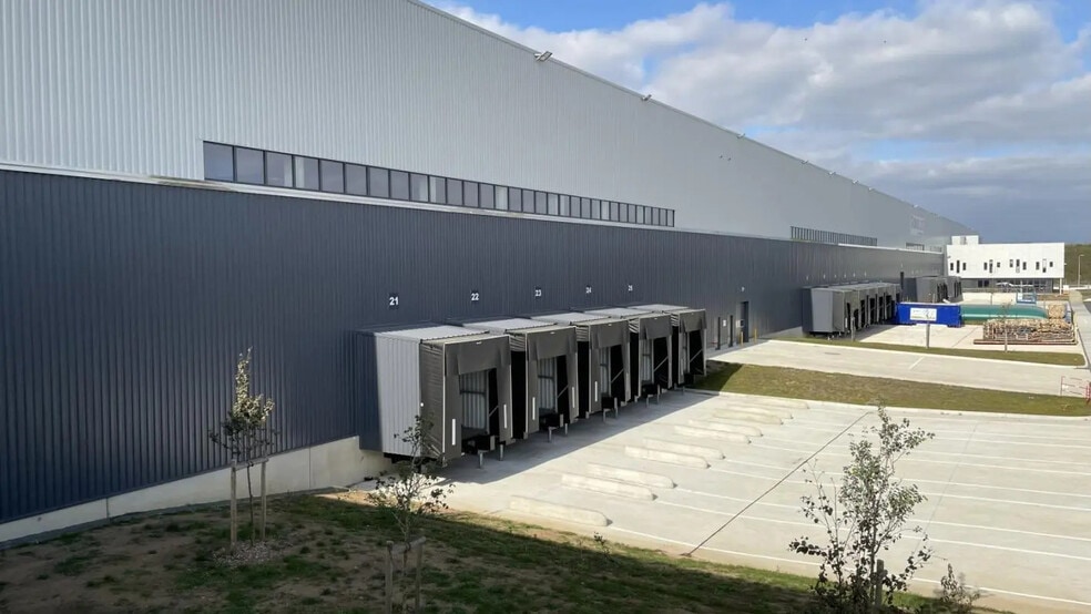 Industrial in Bain-de-Bretagne for lease - Building Photo - Image 1 of 12