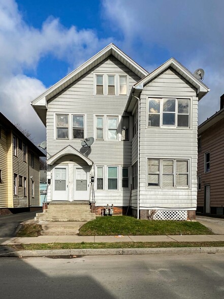 5 property Multi-family portfolio portfolio of 5 properties for sale on LoopNet.com - Building Photo - Image 1 of 4