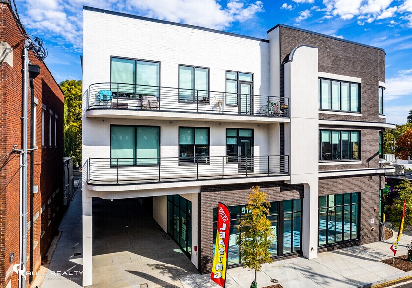 512 Flat Shoals Ave SE, Atlanta, GA for lease - Building Photo - Image 3 of 13