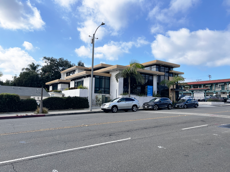 818 Manhattan Beach Blvd, Manhattan Beach, CA for lease - Building Photo - Image 3 of 16