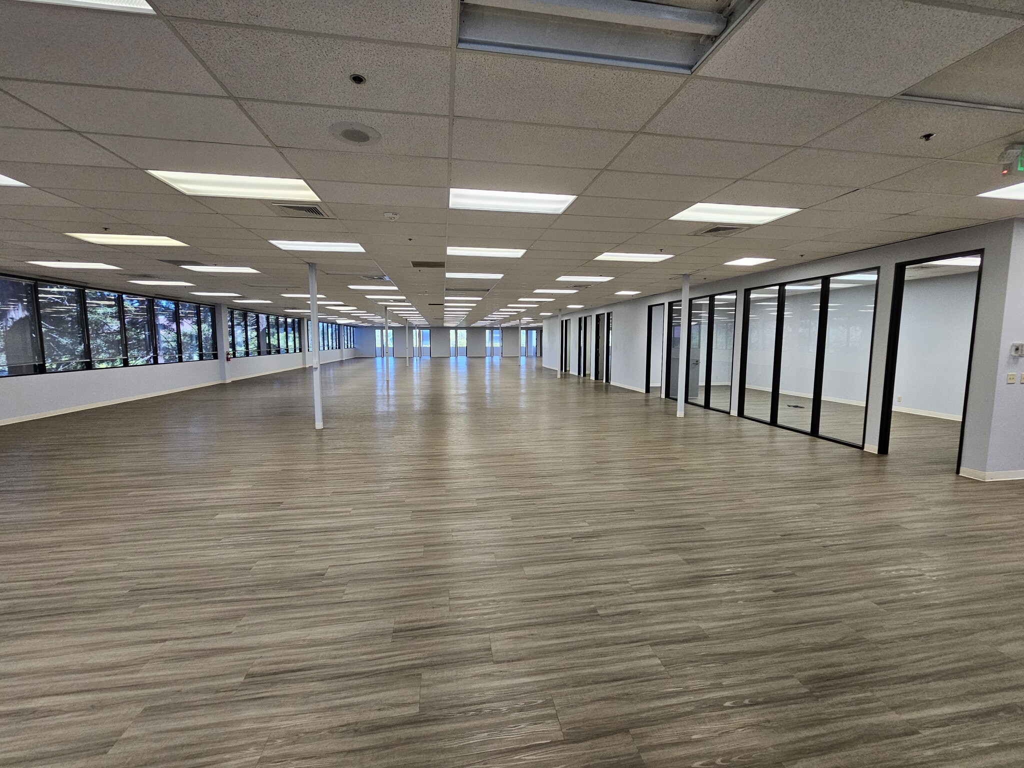 3775 N Freeway Blvd, Sacramento, CA for lease Interior Photo- Image 1 of 7