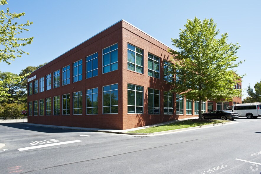 711 Canton Rd NE, Marietta, GA for lease - Building Photo - Image 2 of 3