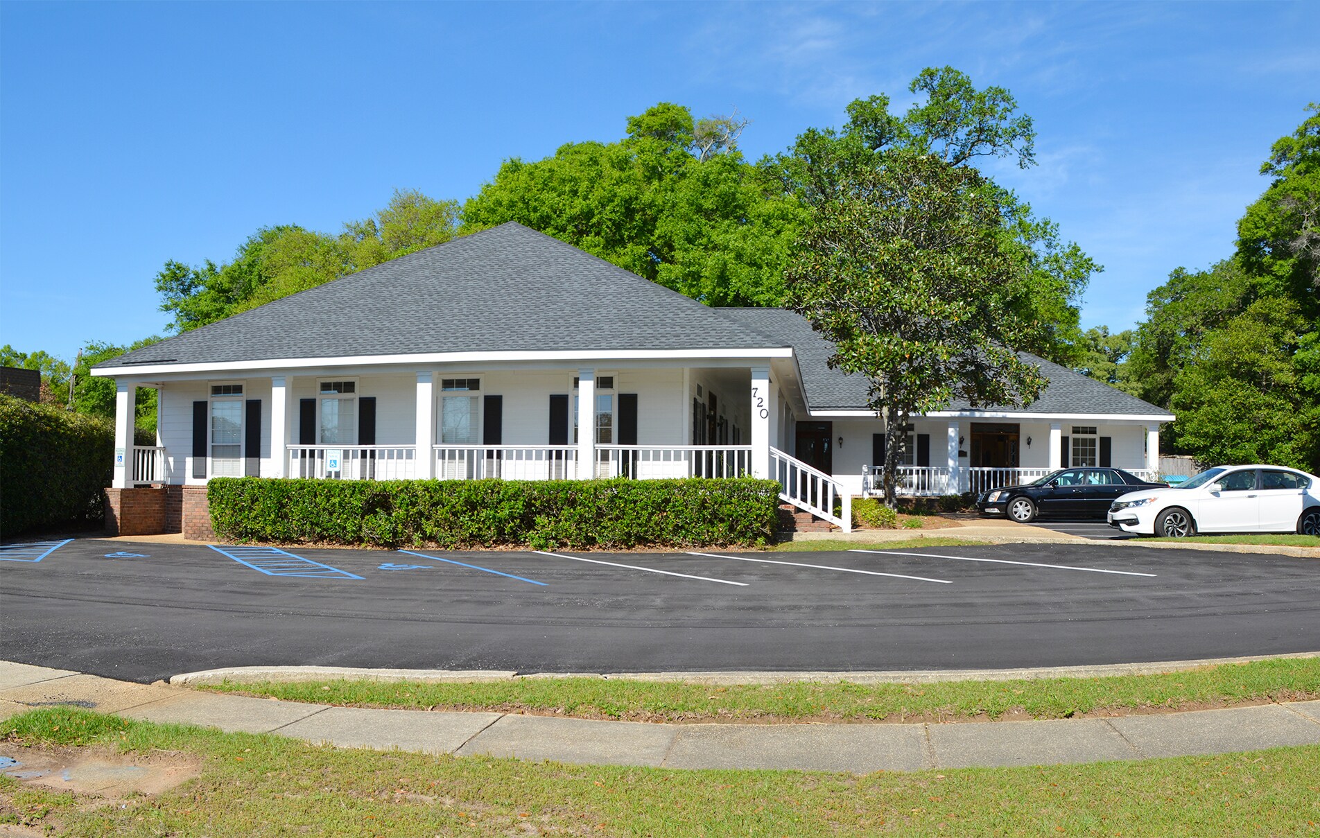 720 Oak Circle Dr W, Mobile, AL for sale Building Photo- Image 1 of 1