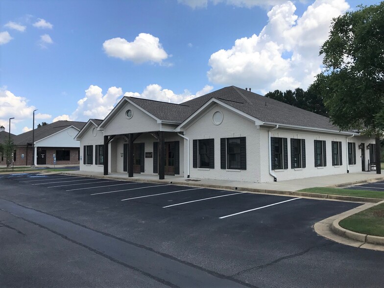 2694 W Oxford Loop, Oxford, MS for lease - Building Photo - Image 2 of 8