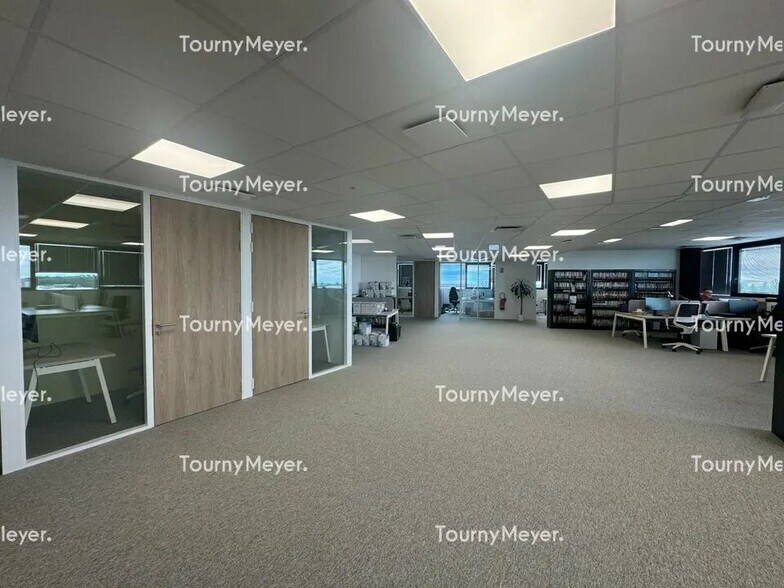 Office in Saint-Herblain for lease - Interior Photo - Image 3 of 4