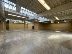 710 NW 17th Ave, Portland, OR for lease Building Photo- Image 1 of 6