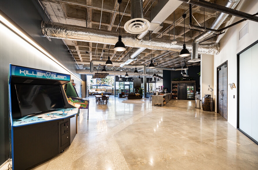 2120 Park Pl, El Segundo, CA for lease - Interior Photo - Image 2 of 13