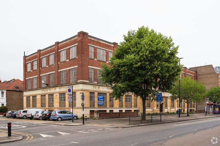 16 The Vale, London for lease - Primary Photo - Image 1 of 8