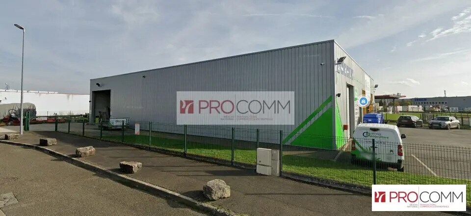 Flex in Chartres for lease - Building Photo - Image 1 of 2