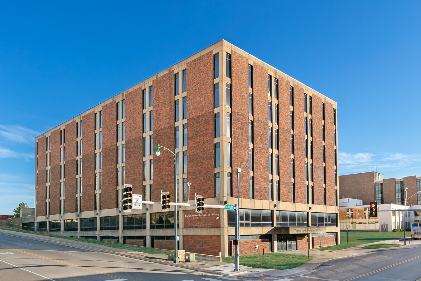 1515 W Truman Rd, Independence, MO 64050 Truman Forest Professional