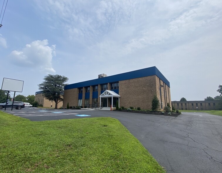 1212 Baltimore Pike, Chadds Ford, PA for lease - Building Photo - Image 3 of 6