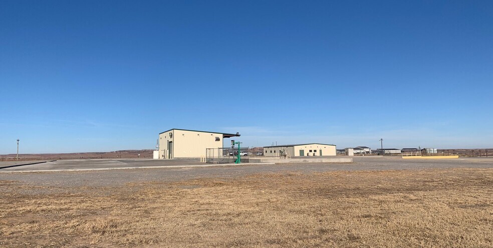 10864 US HWY 60/83, Canadian, TX for sale - Primary Photo - Image 1 of 1